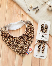 Load image into Gallery viewer, Bavoir bandana et lacets fantaisies frabriqué en France